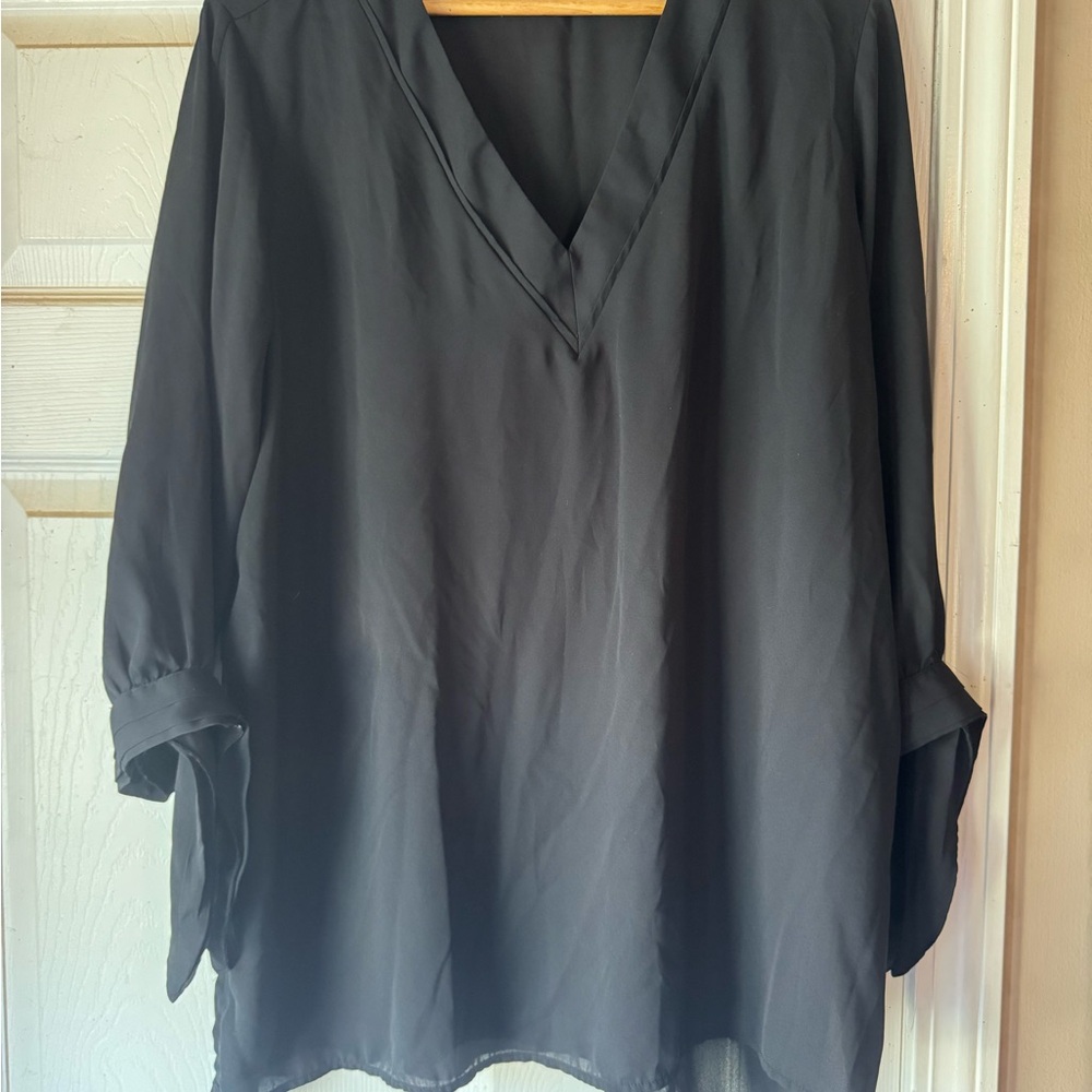 Worthington Black Tunic with 3/4 sleeves with bow accent